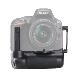 Батарейный блок Travor MB-D5600 для фотокамеры Nikon D5500, D5600 + 2 EN-EL14 1600mAh